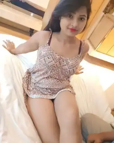 Call Girls in Mominpura